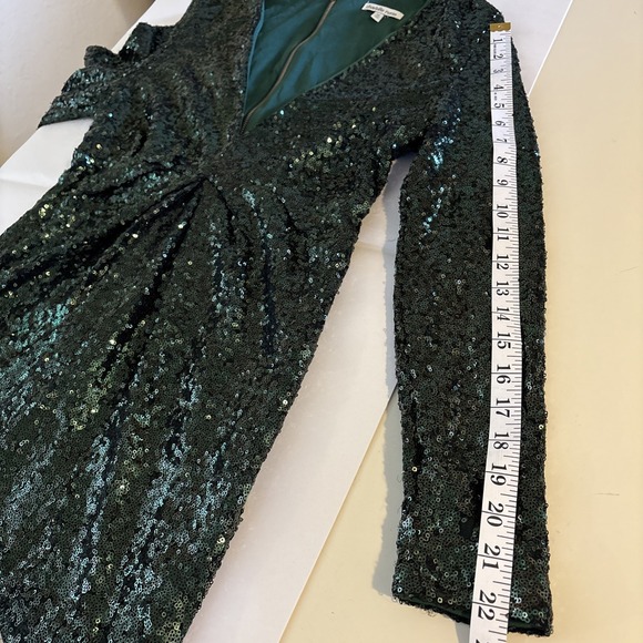 Charlotte Russe Emerald Sequin Dress Jr SzM Deep V Long Sleeve Mini Exposed Zip - Picture 11 of 14